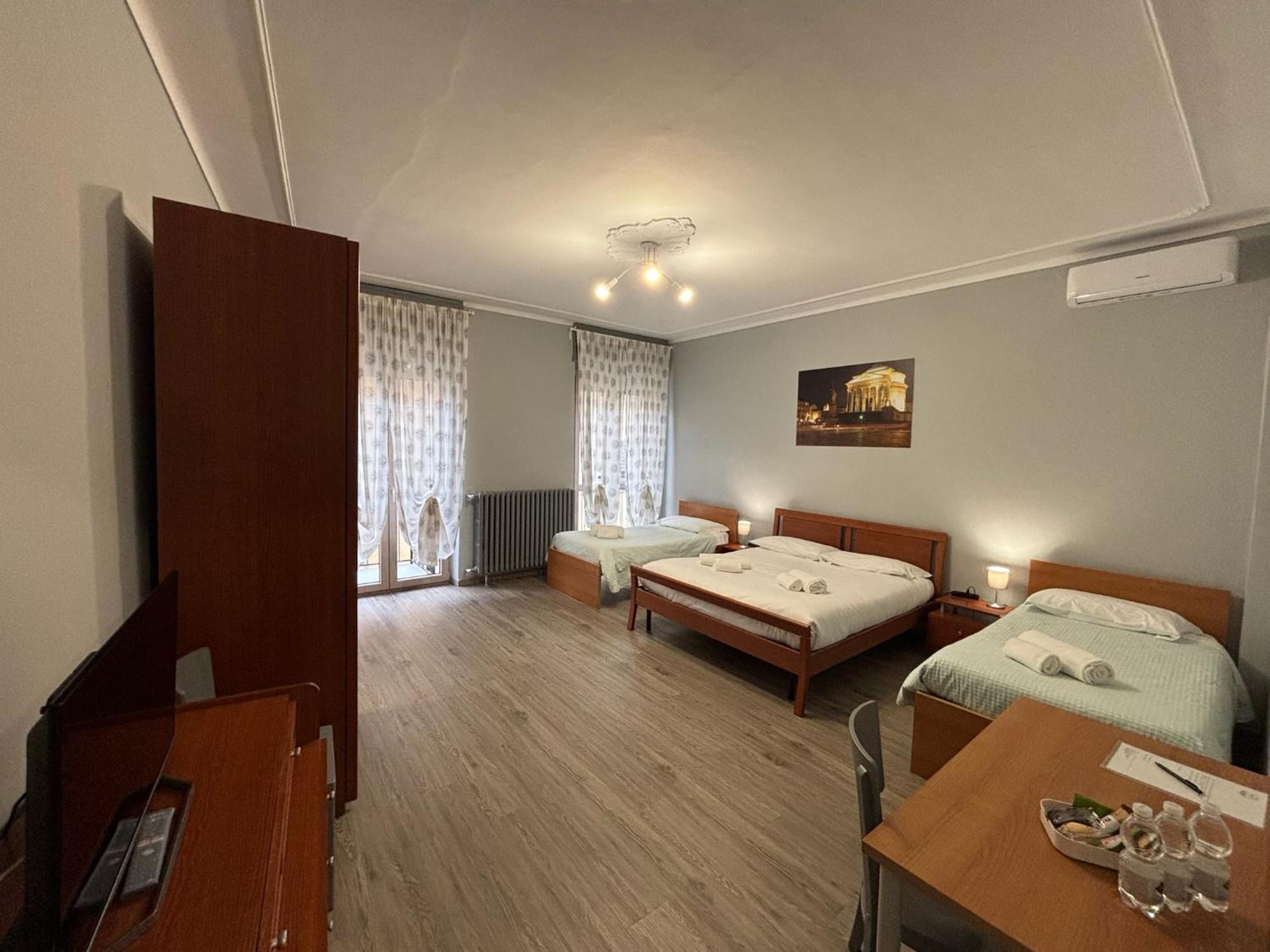 Domus Hotel Caselle Torinese Exterior foto